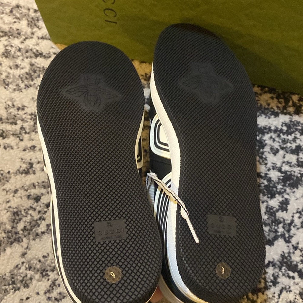 Gucci Men’s Basket low-top sneakers Black/White - Picture 10 of 16